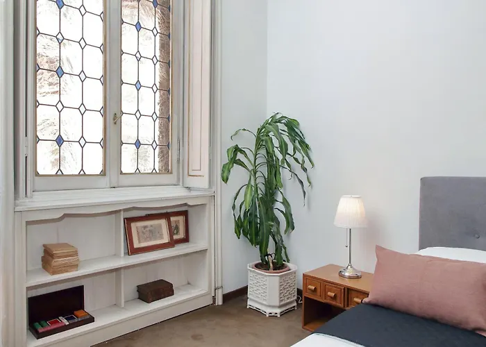 Cavour Giant Apartment Rom