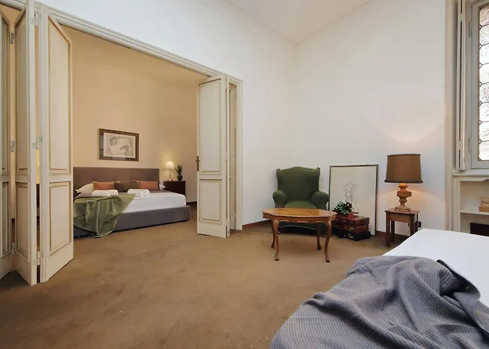 Cavour Giant Apartment Rom
