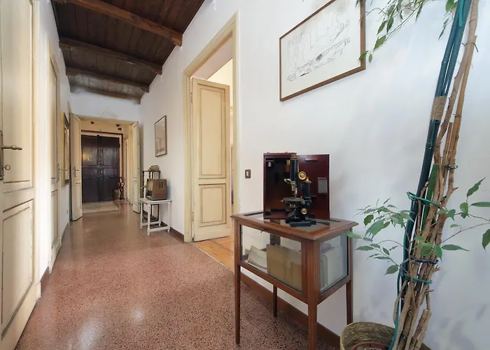Cavour Giant Apartment Rom